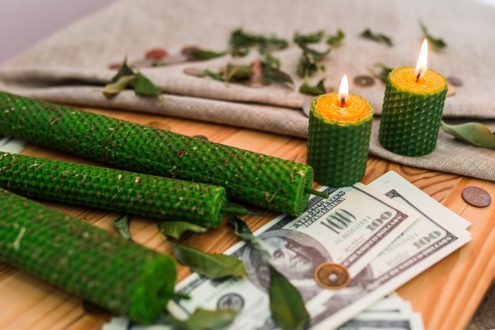 Ритуал с зеленой свечой